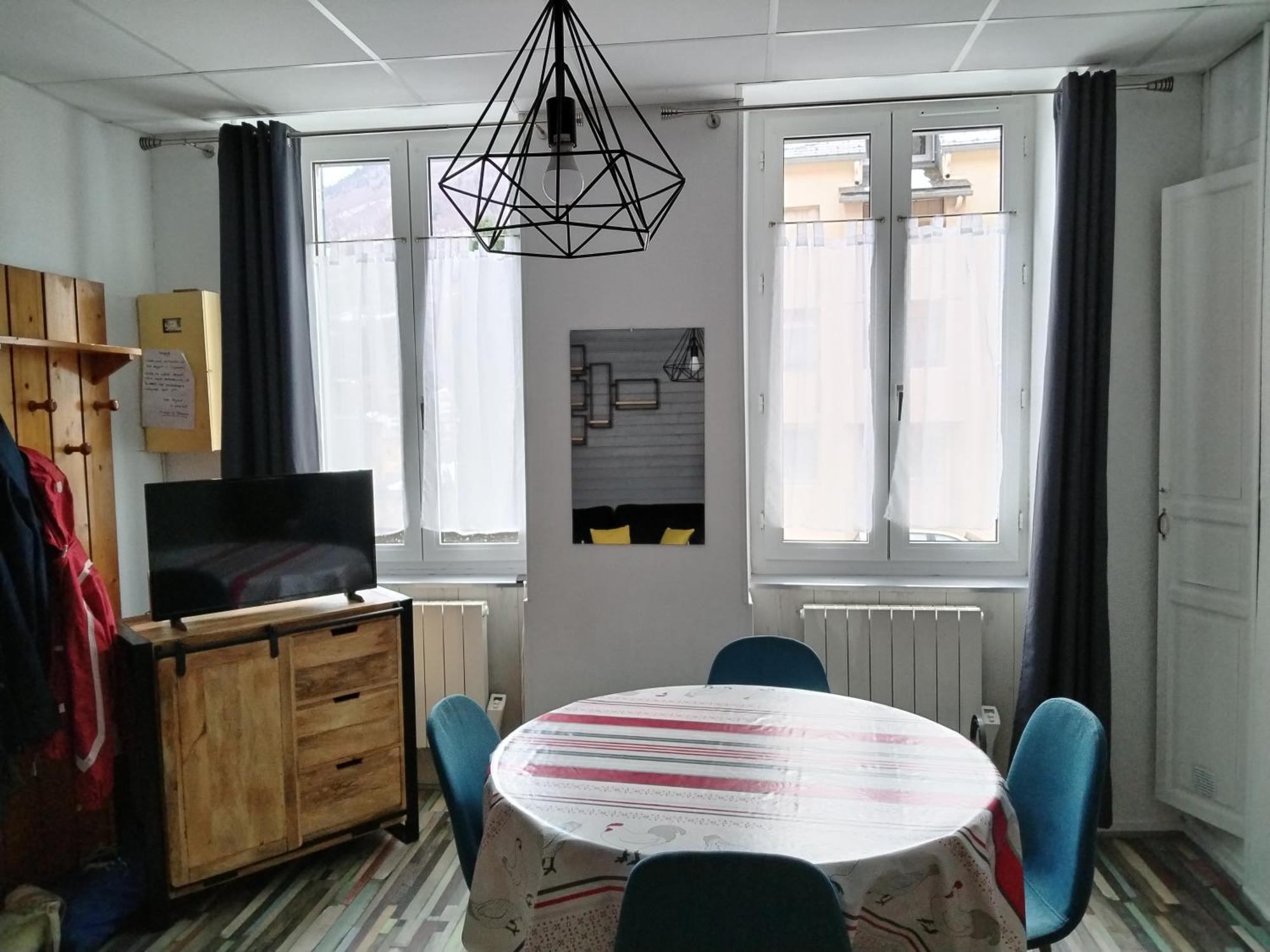 Appartement Familial - 2 Chambres Cauterets Buitenkant foto